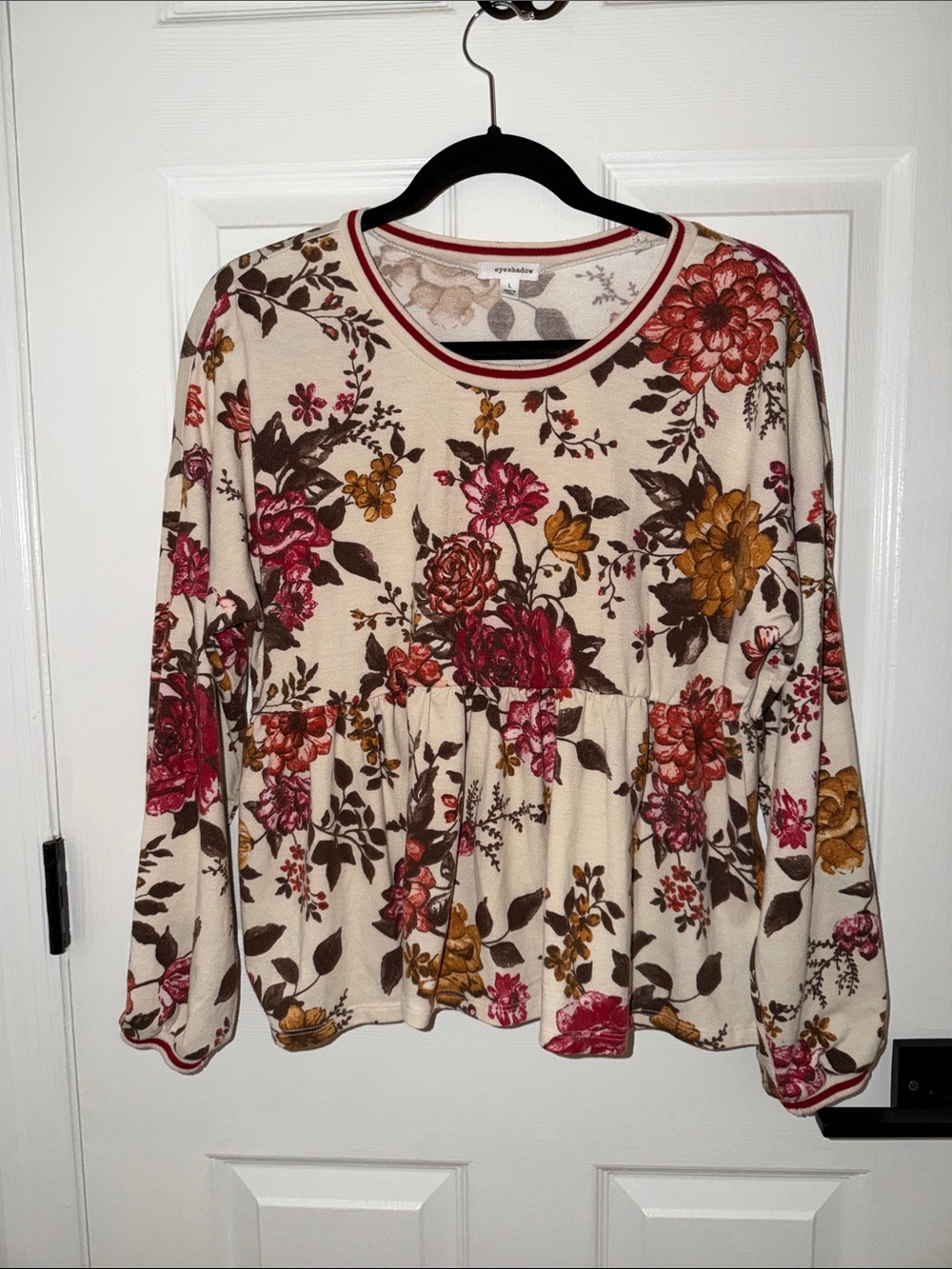 Eyeshadow Cream Floral Peplum Top with Pink & Gold Blooms